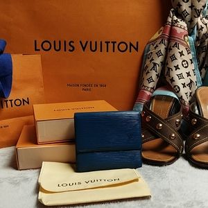 Louis Vuitton excellent used condition Epi Trifold